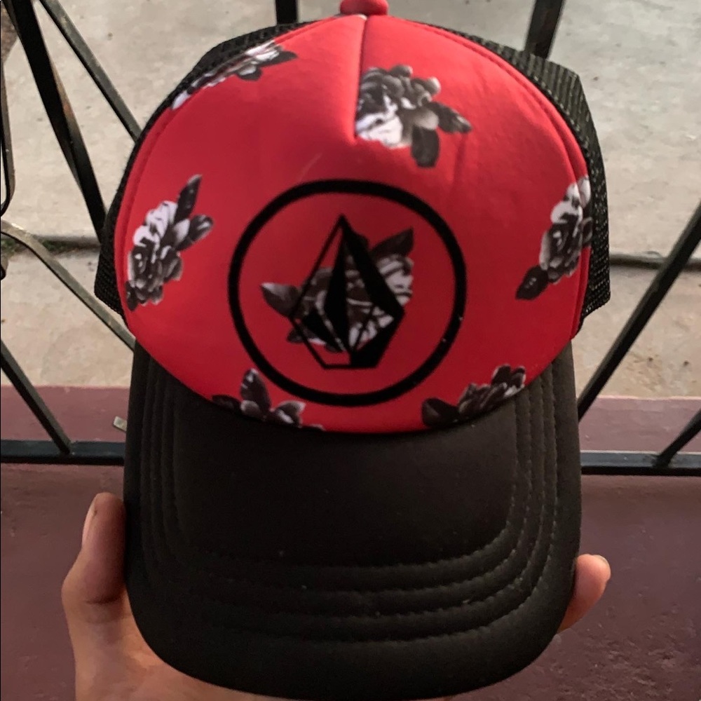 Snapback hats different size camouflage cali, pokémon, aftco fish camo, volcom.